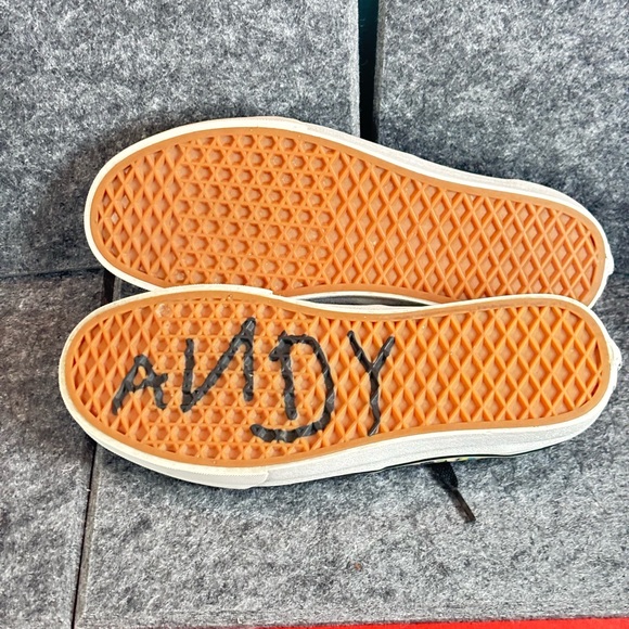 Disney Pixar x Vans "Toy Story" Collection - Picture 8 of 10